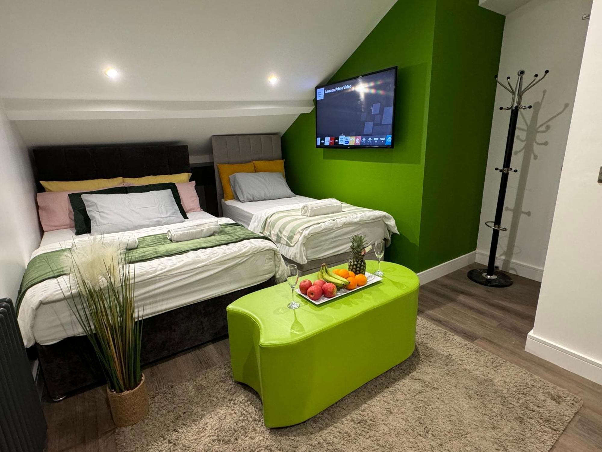 Southgate Luxury Apartments Elland Exterior foto