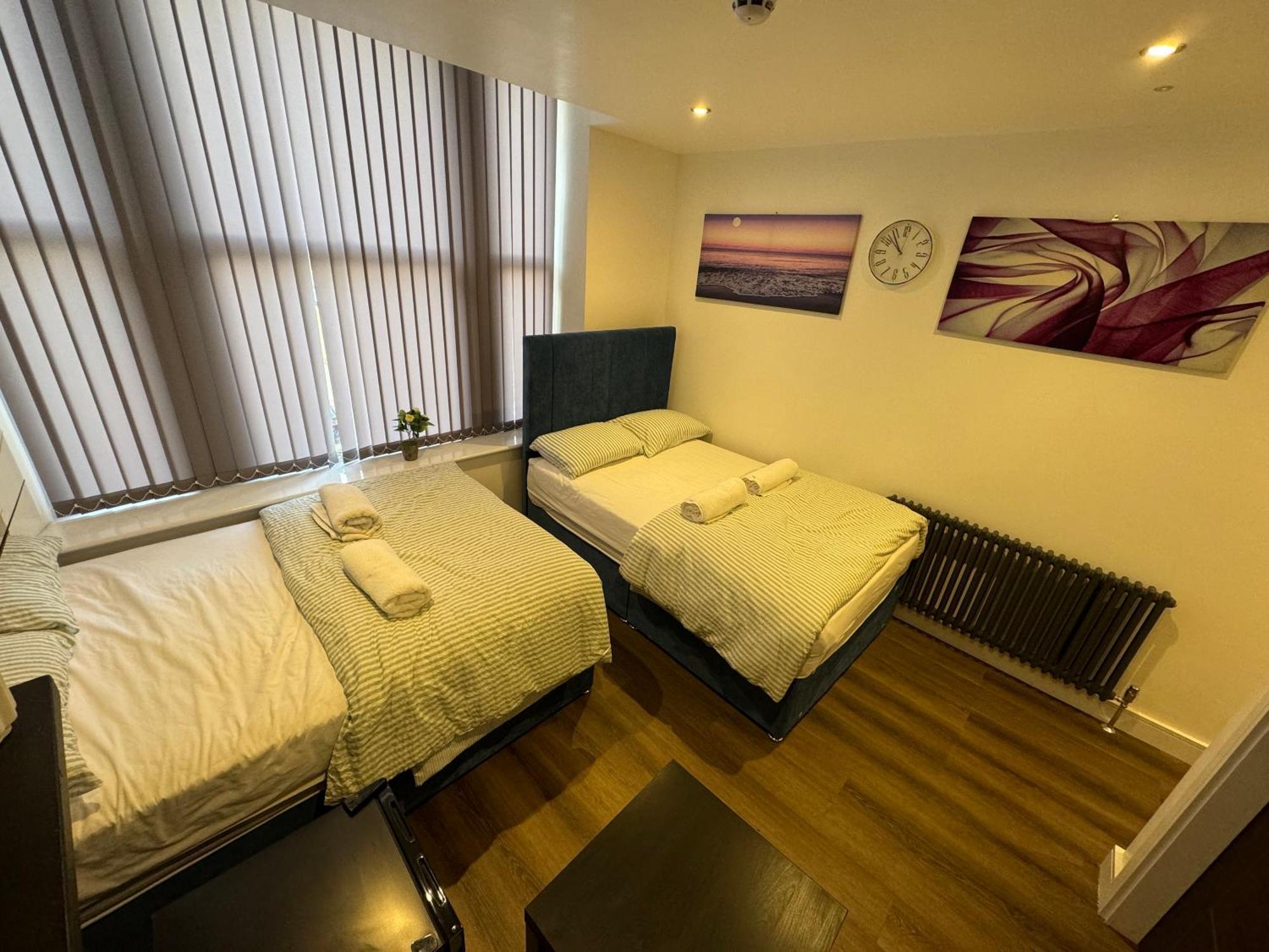 Southgate Luxury Apartments Elland Exterior foto